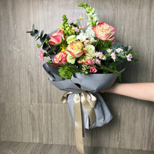 Load image into Gallery viewer, ROSES & PEACHES